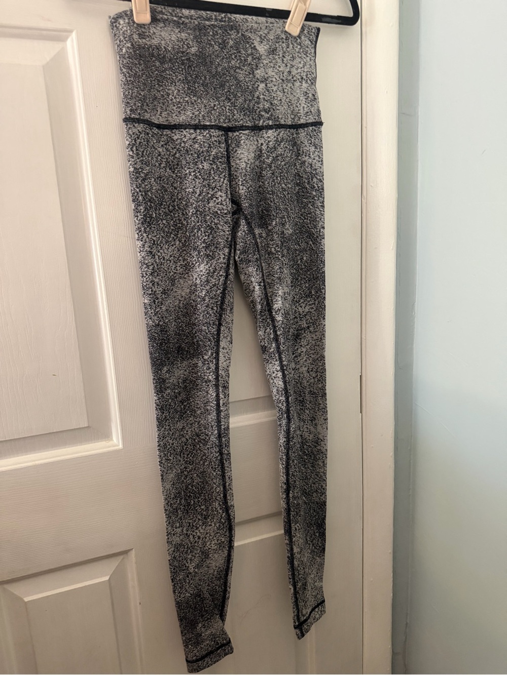 Lululemon Speckled Gray High-Rise Leggings 6